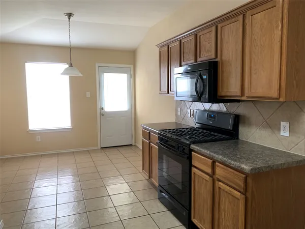 $1,850 | 2338 Green Meadows Lane, Buda, TX 78610