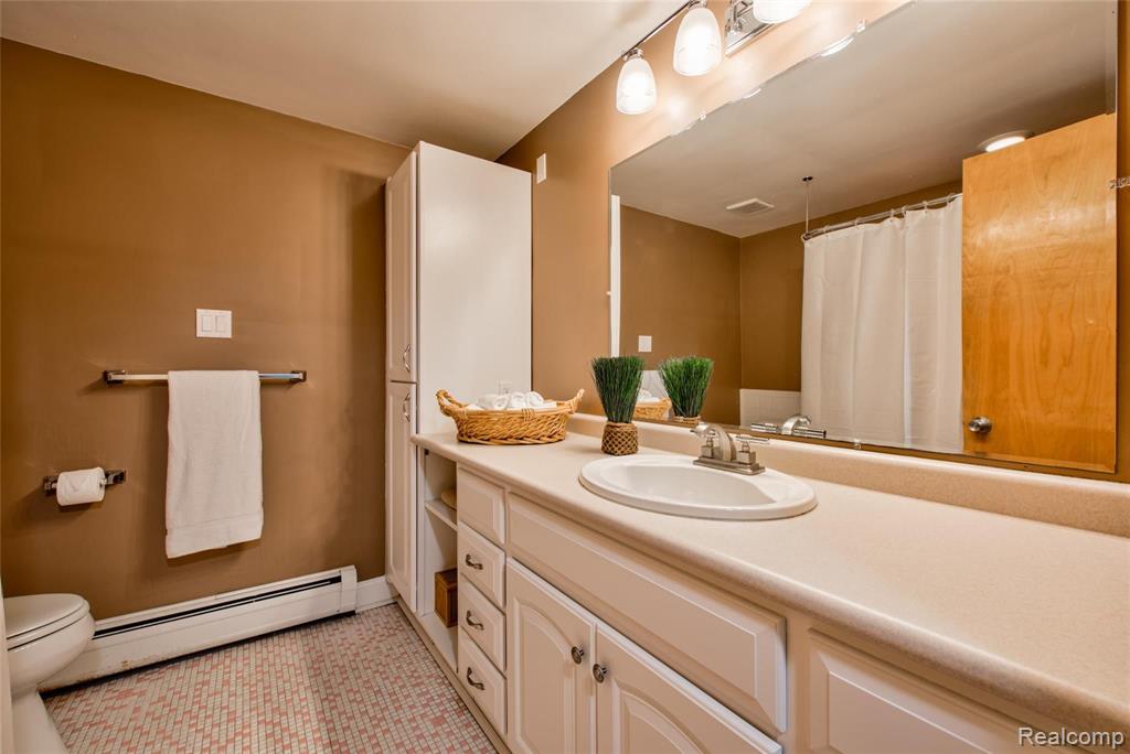 32671 West Eleven Mile Road Farmington Hills, MI 48336 - Photo 26 of 35