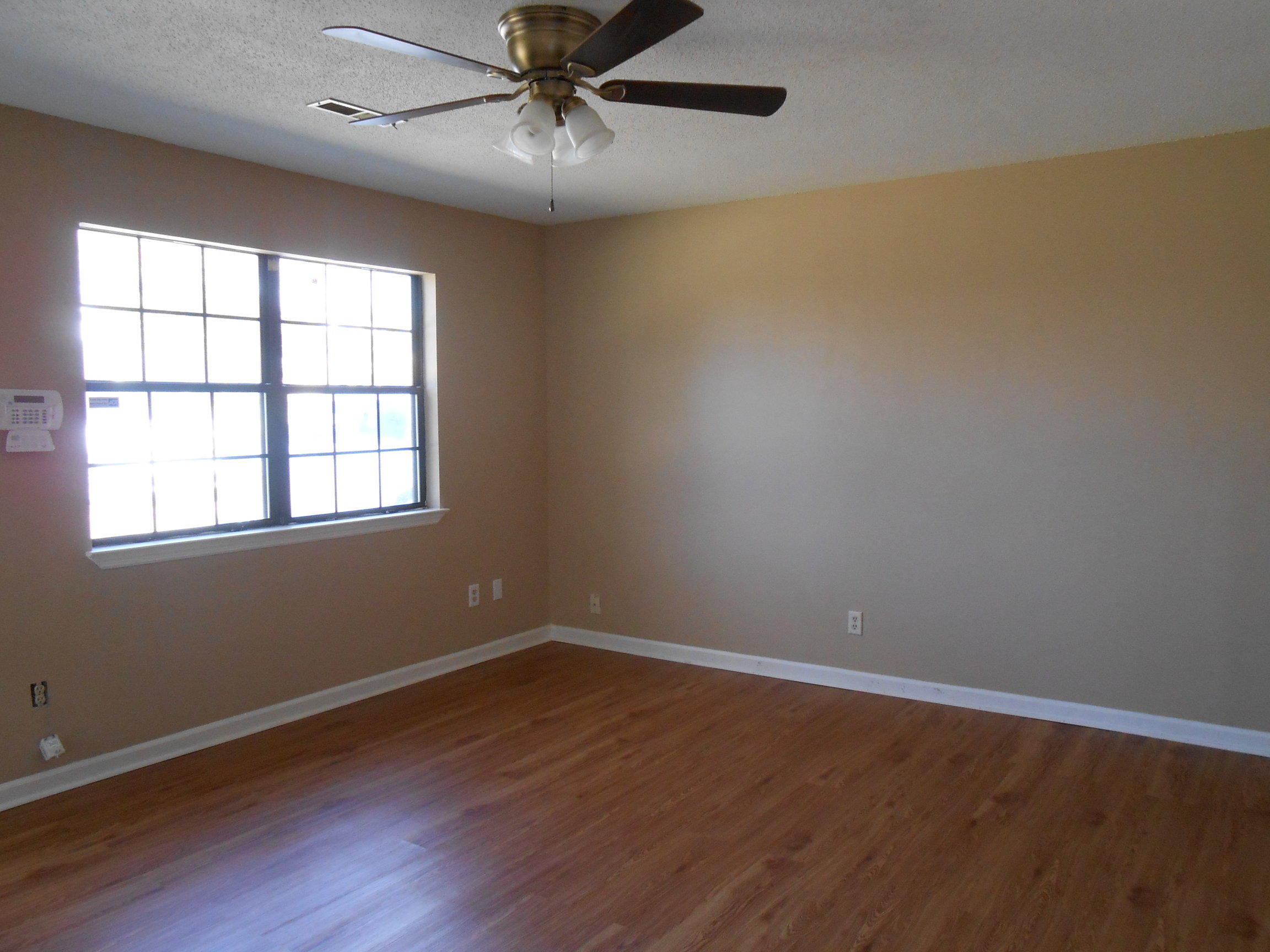 1710 Small Street East Ridge, TN 37412 - Photo 2 of 15 LR