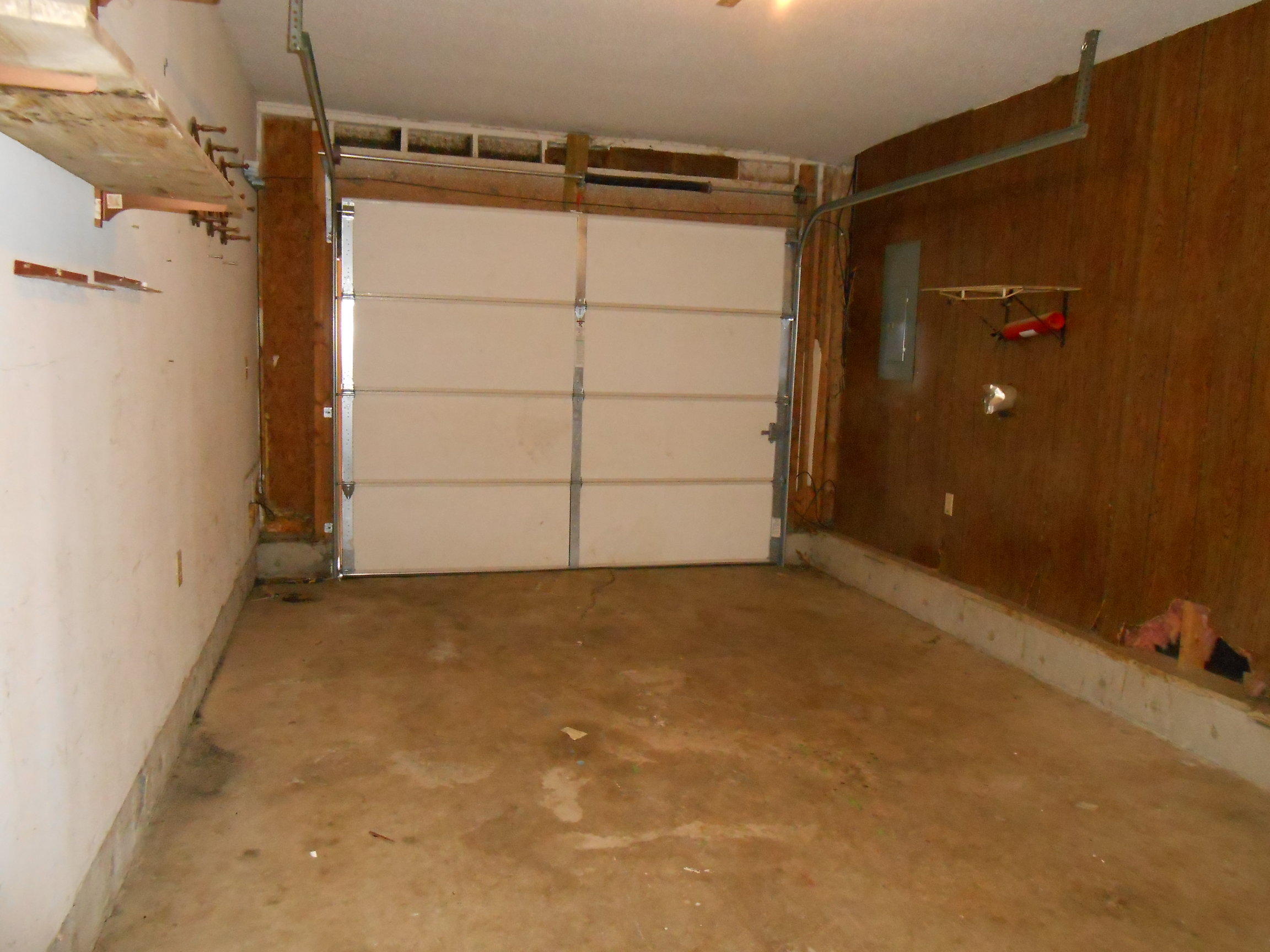 1710 Small Street East Ridge, TN 37412 - Photo 12 of 15 garage
