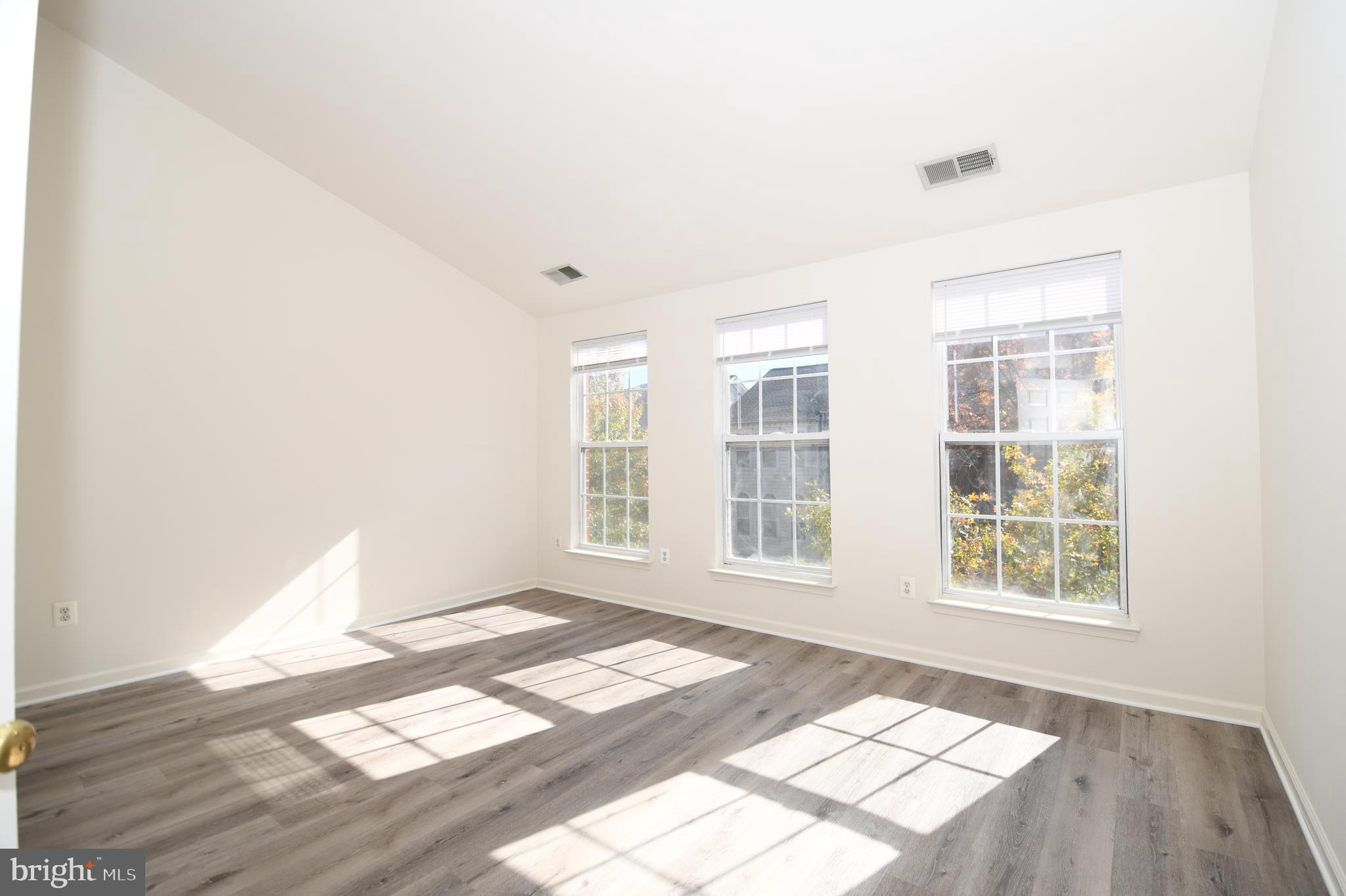 628 B Main Street, Unit 628B Gaithersburg, MD 20878 - Photo 39 of 53