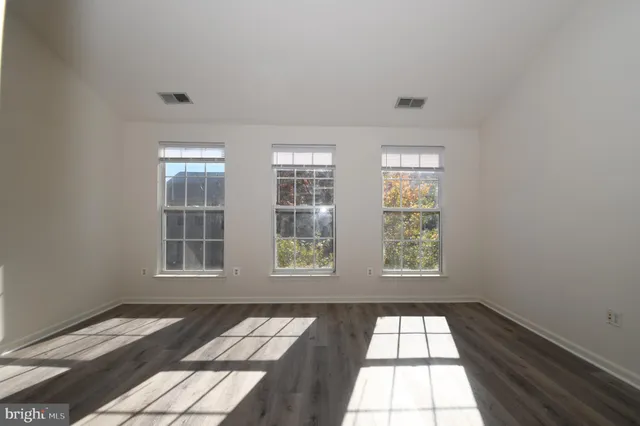 $3,250 | 628 B Main Street, Unit 628B, Gaithersburg, MD 20878