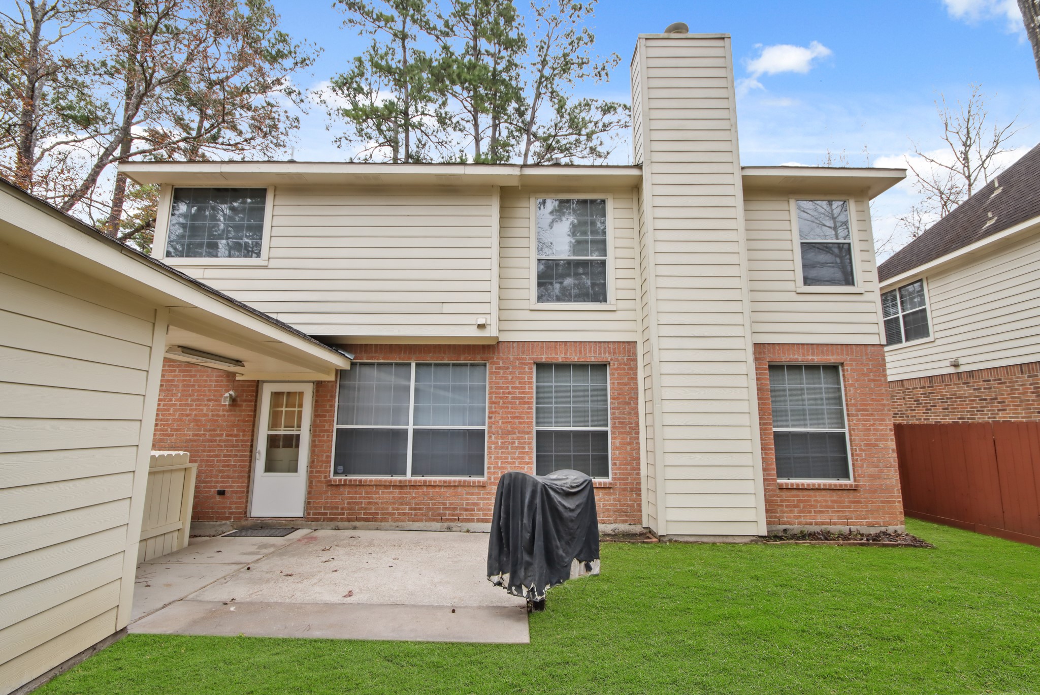 111 South Dreamweaver Circle Spring, TX 77380 - Photo 26 of 30 a front view of house with yard