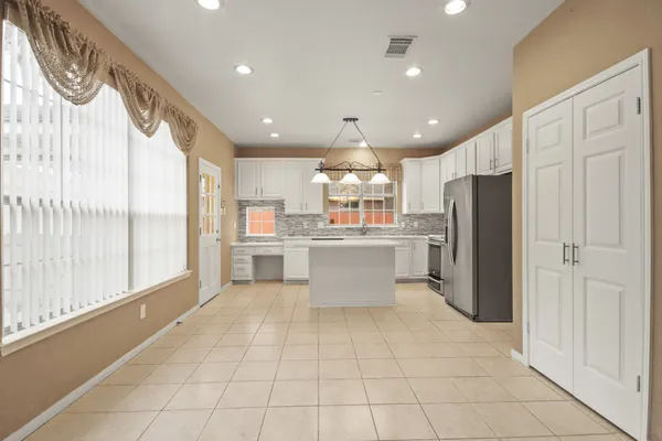 $2,600 | 111 South Dreamweaver Circle, Spring, TX 77380