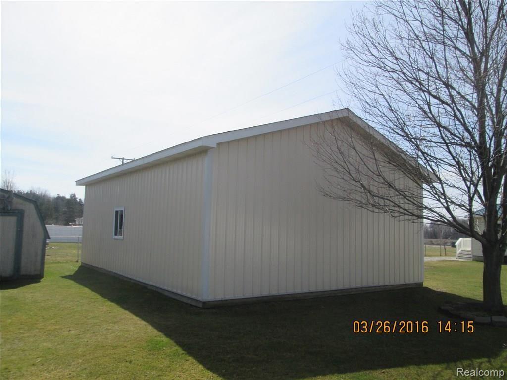 7745 Cribbins Road Croswell, MI 48422 - Photo 6 of 10 IMG_5796.JPG