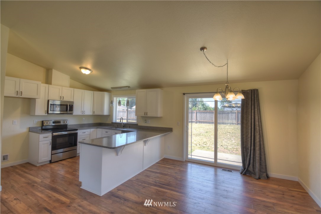 18737 Guava Street Southwest Rochester, WA 98579 - Photo 5 of 24