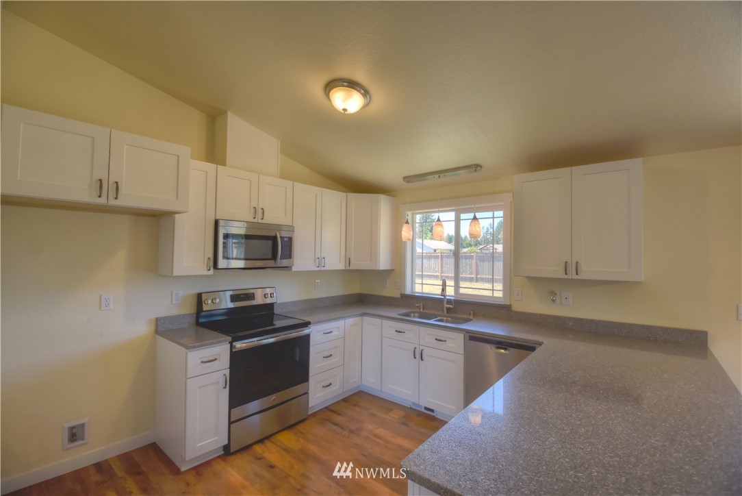 18737 Guava Street Southwest Rochester, WA 98579 - Photo 7 of 24
