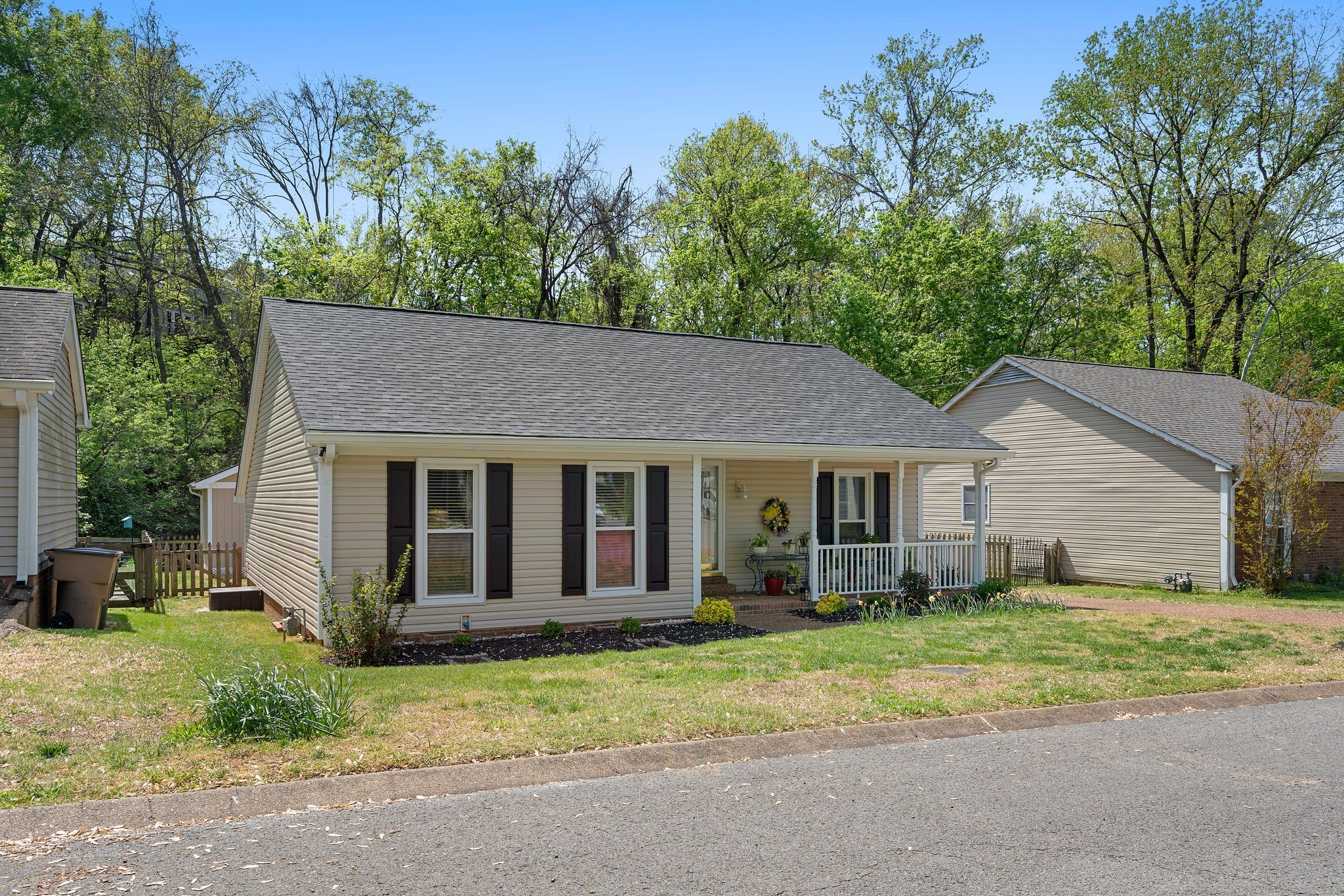 4909 Yorkshire Road Nashville, TN 37211 - Photo 3 of 40