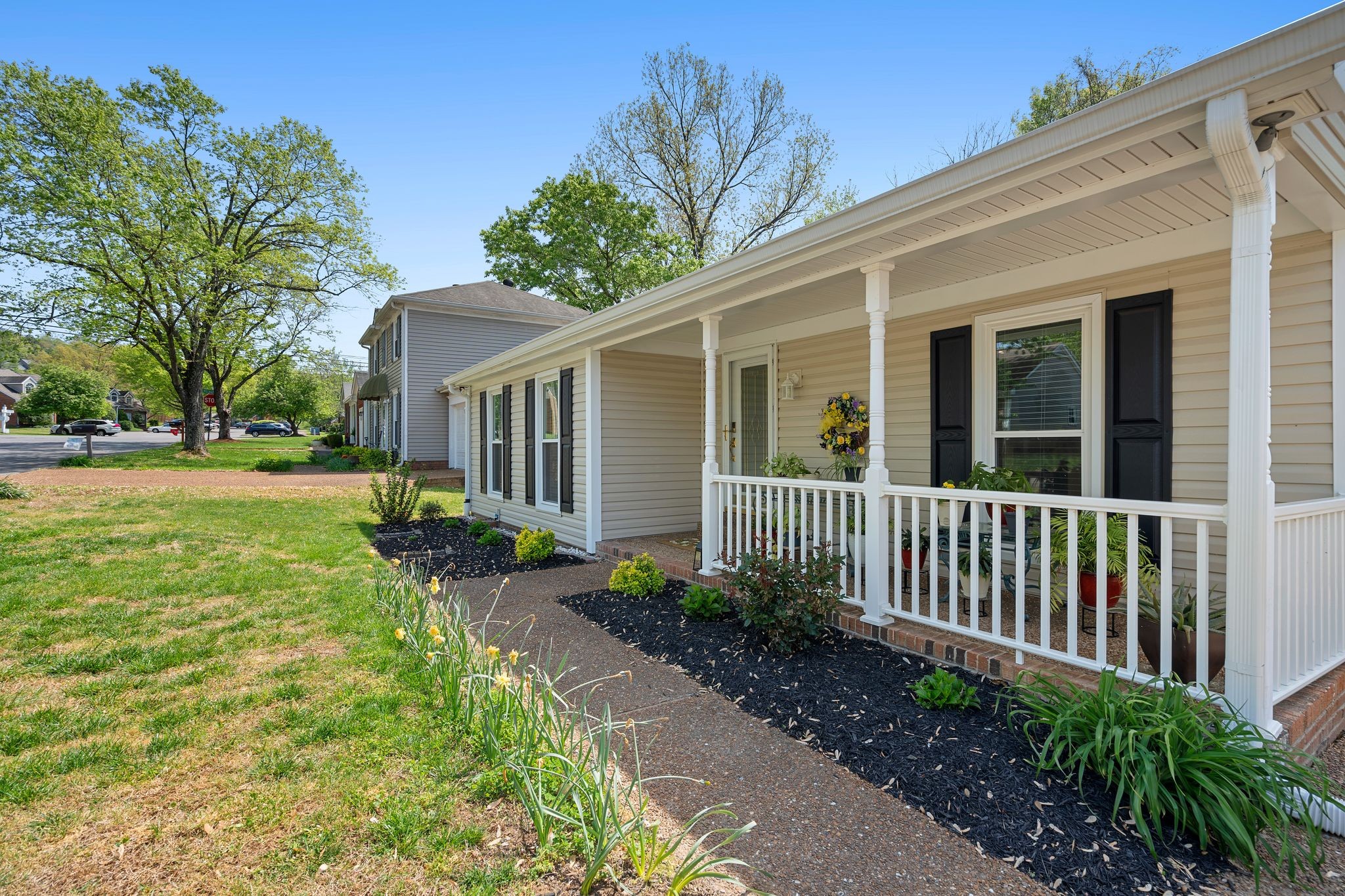 4909 Yorkshire Road Nashville, TN 37211 - Photo 5 of 40