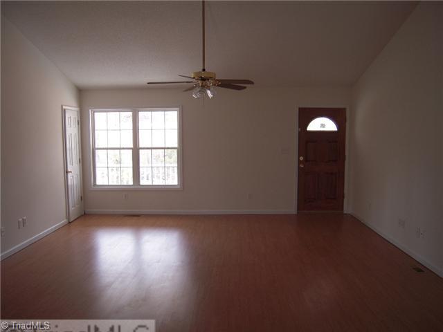 576 Farmstead Road Winston-Salem, NC 27107 - Photo 3 of 7 Living Room.
