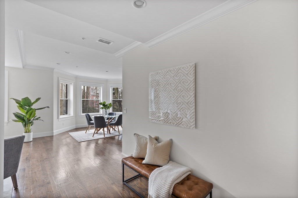 25 Euston Street, Unit 2 Brookline, MA 02446 - Photo 11 of 28
