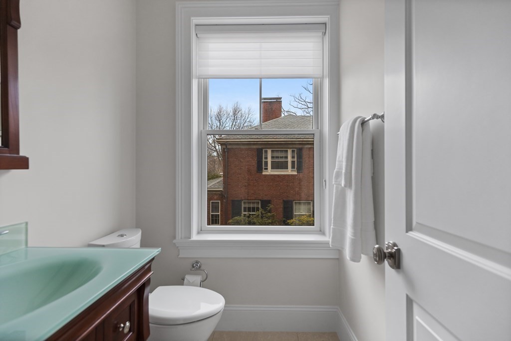 25 Euston Street, Unit 2 Brookline, MA 02446 - Photo 12 of 28