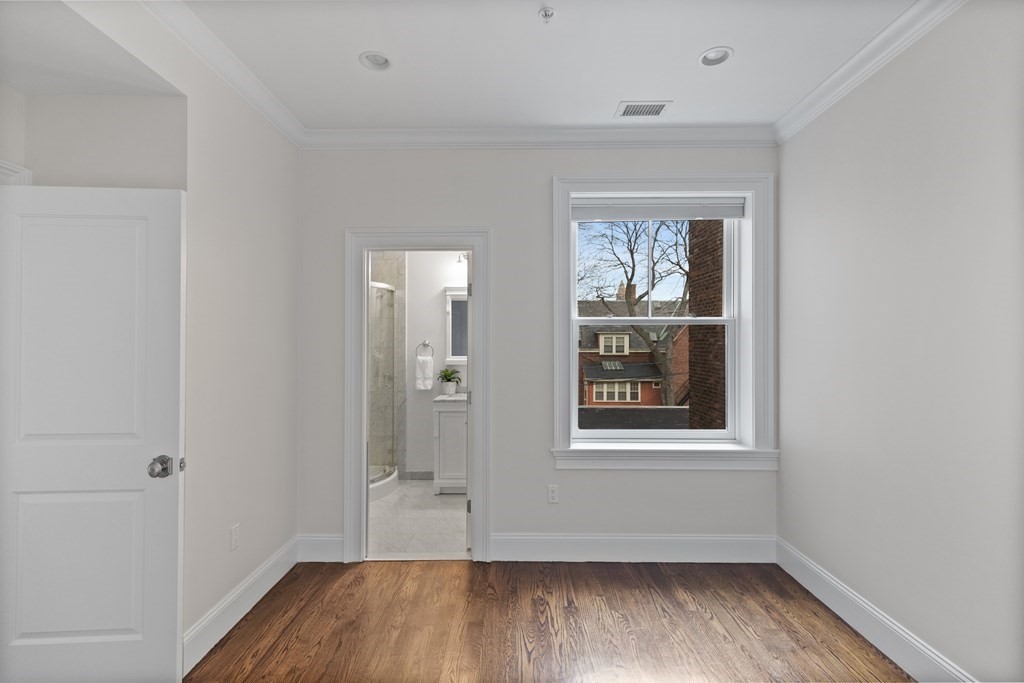 25 Euston Street, Unit 2 Brookline, MA 02446 - Photo 13 of 28