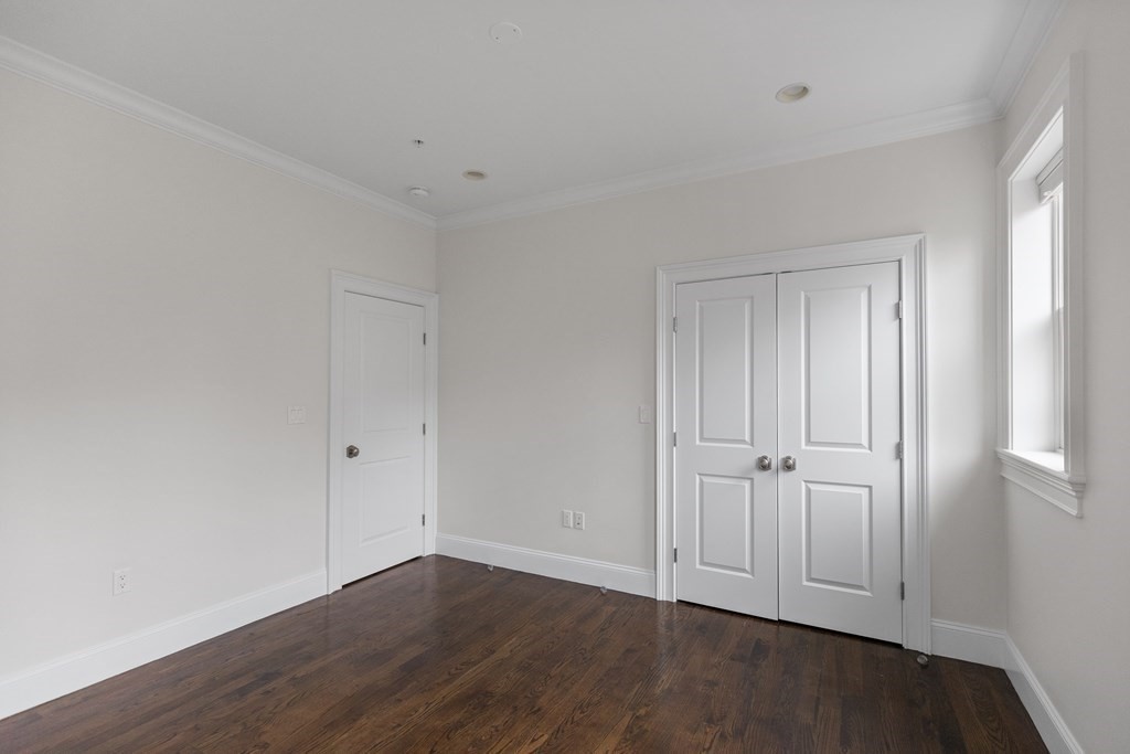 25 Euston Street, Unit 2 Brookline, MA 02446 - Photo 16 of 28