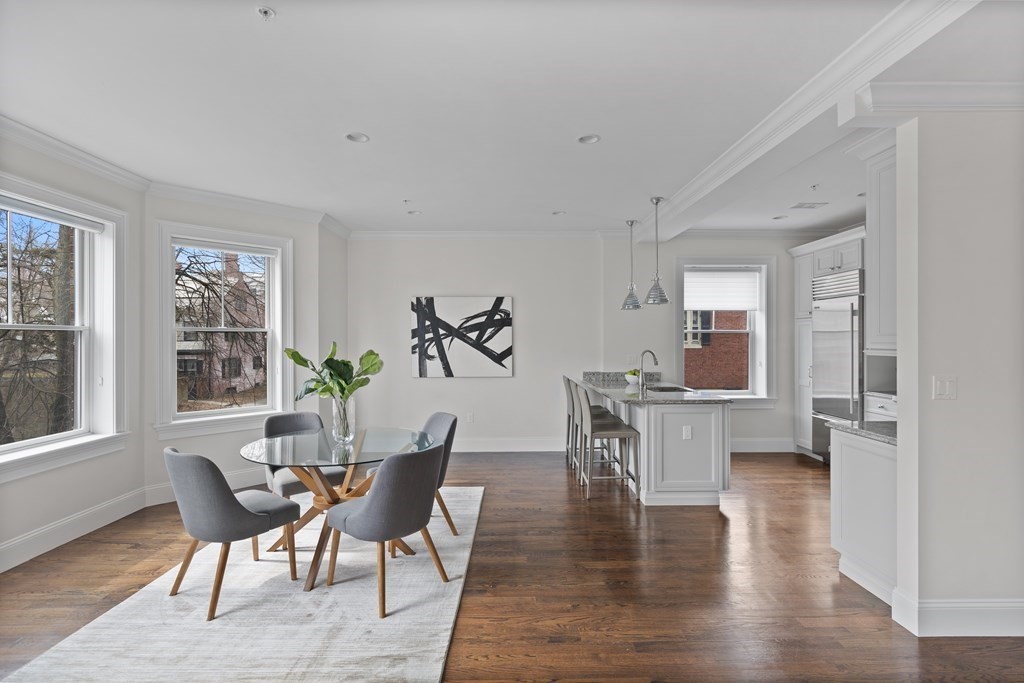 25 Euston Street, Unit 2 Brookline, MA 02446 - Photo 4 of 28