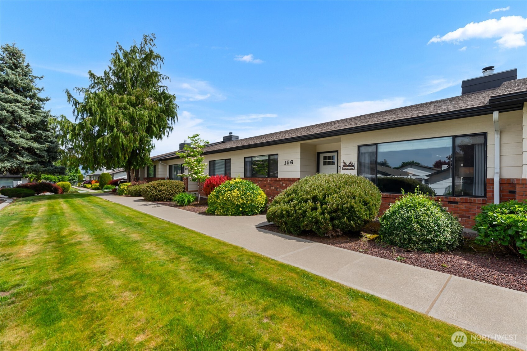156 Quail Run Boulevard Wenatchee, WA 98801 - Photo 2 of 28