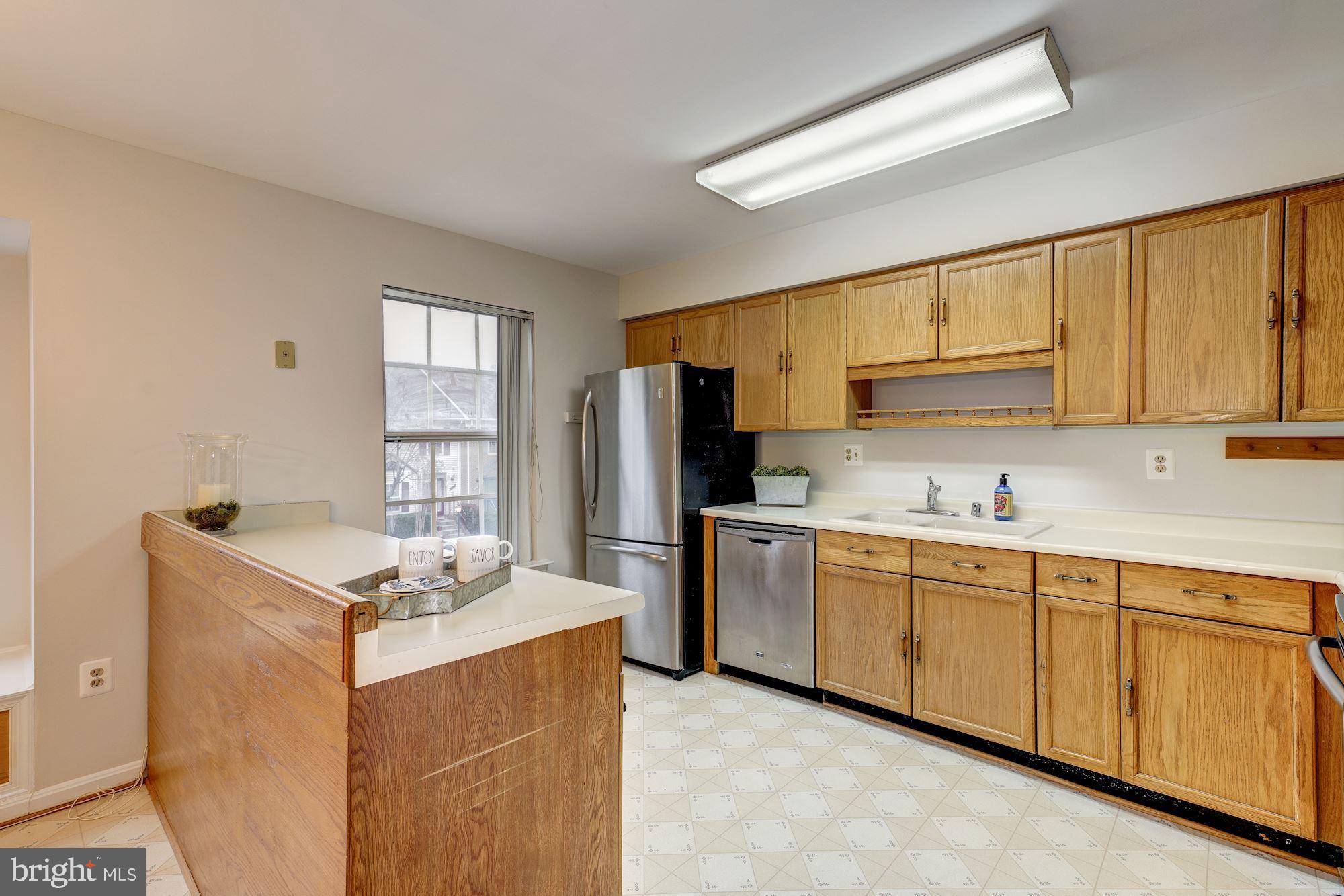 6108 Castletown Way Alexandria, VA 22310 - Photo 12 of 69