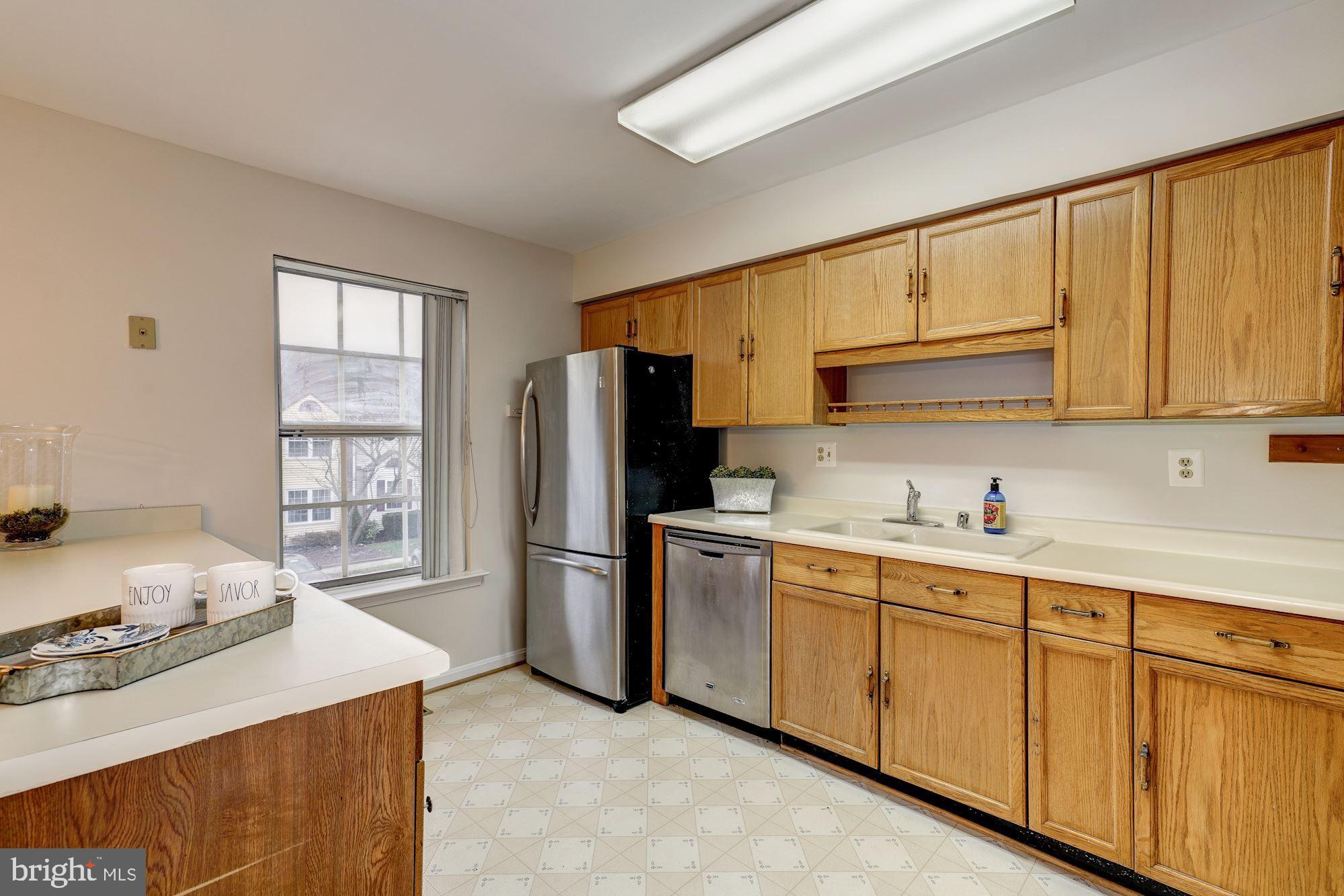 6108 Castletown Way Alexandria, VA 22310 - Photo 13 of 69