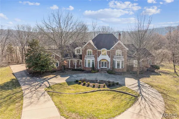 $1,115,000 | 19385 Deer Pointe Estates Drive, Wildwood, MO 63038
