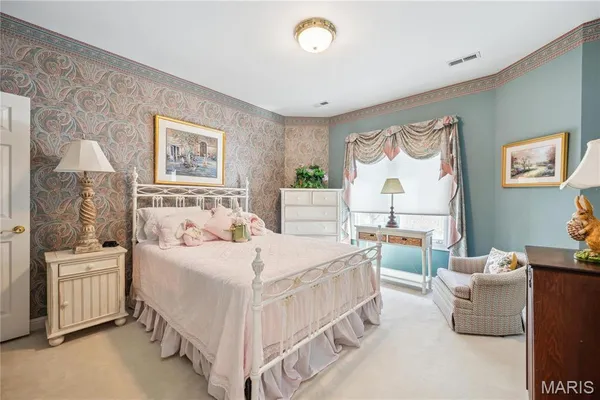 $1,115,000 | 19385 Deer Pointe Estates Drive, Wildwood, MO 63038