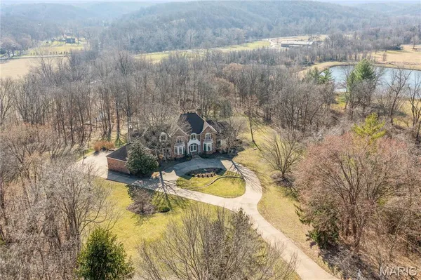 $1,115,000 | 19385 Deer Pointe Estates Drive, Wildwood, MO 63038