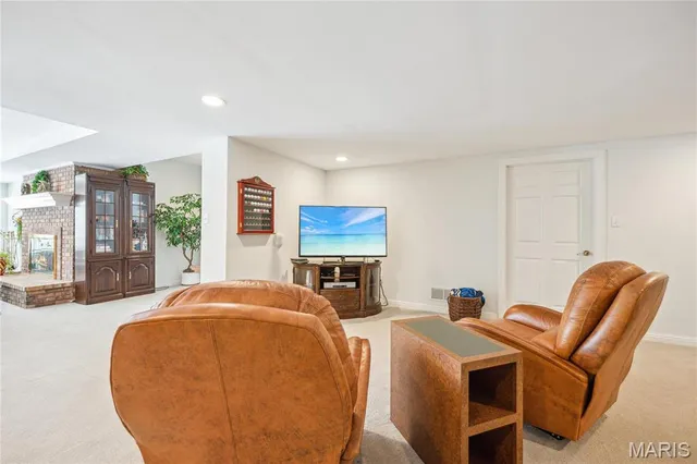 $1,115,000 | 19385 Deer Pointe Estates Drive, Wildwood, MO 63038