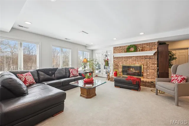 $1,115,000 | 19385 Deer Pointe Estates Drive, Wildwood, MO 63038