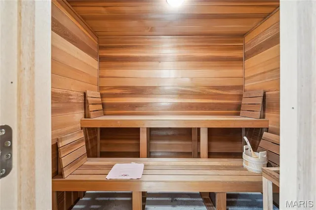 $1,115,000 | 19385 Deer Pointe Estates Drive, Wildwood, MO 63038