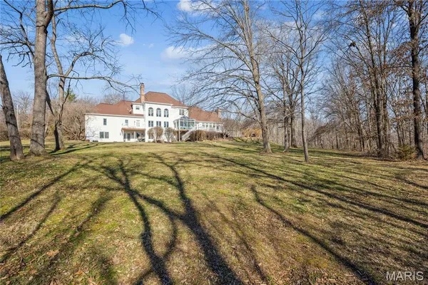 $1,115,000 | 19385 Deer Pointe Estates Drive, Wildwood, MO 63038