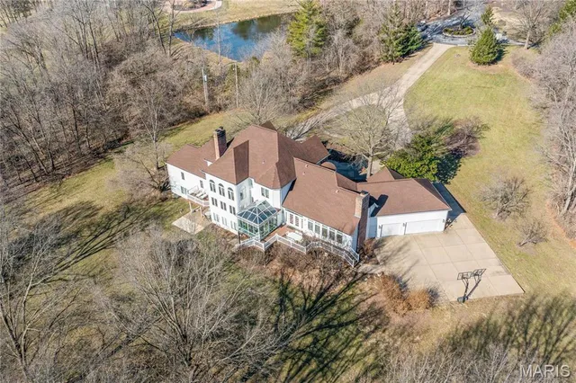 $1,115,000 | 19385 Deer Pointe Estates Drive, Wildwood, MO 63038