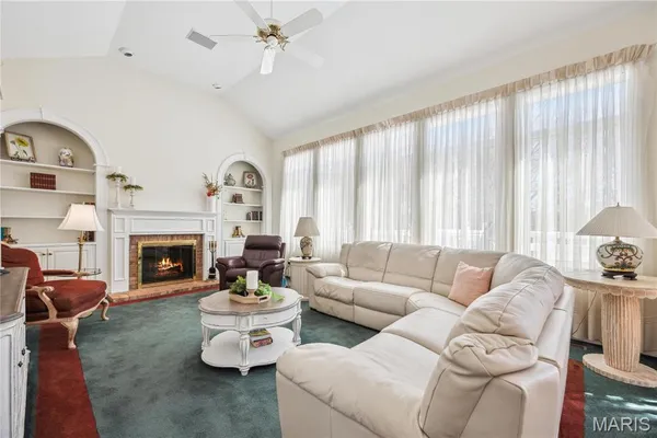 $1,115,000 | 19385 Deer Pointe Estates Drive, Wildwood, MO 63038