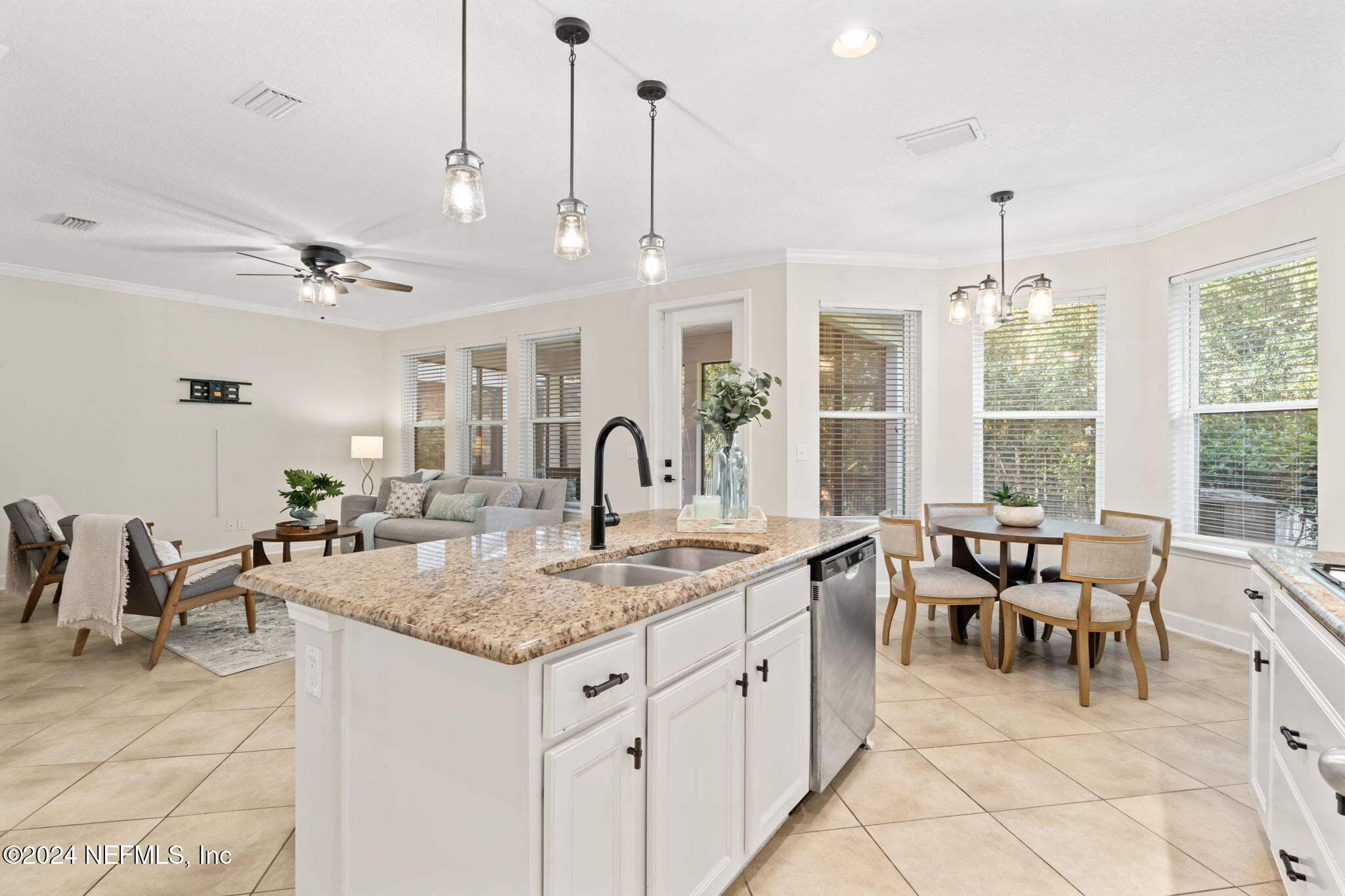 237 Spring Park Avenue Ponte Vedra, FL 32081 - Photo 5 of 57 Kitchen Family Room