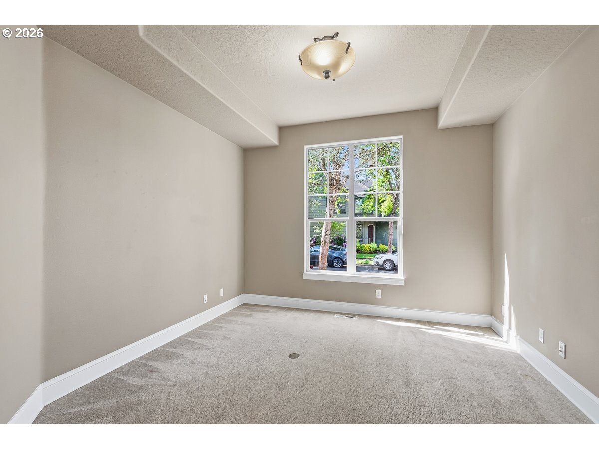 13493 Southwest Shakespeare Street Portland, OR 97224 - Photo 15 of 36 Den/Office