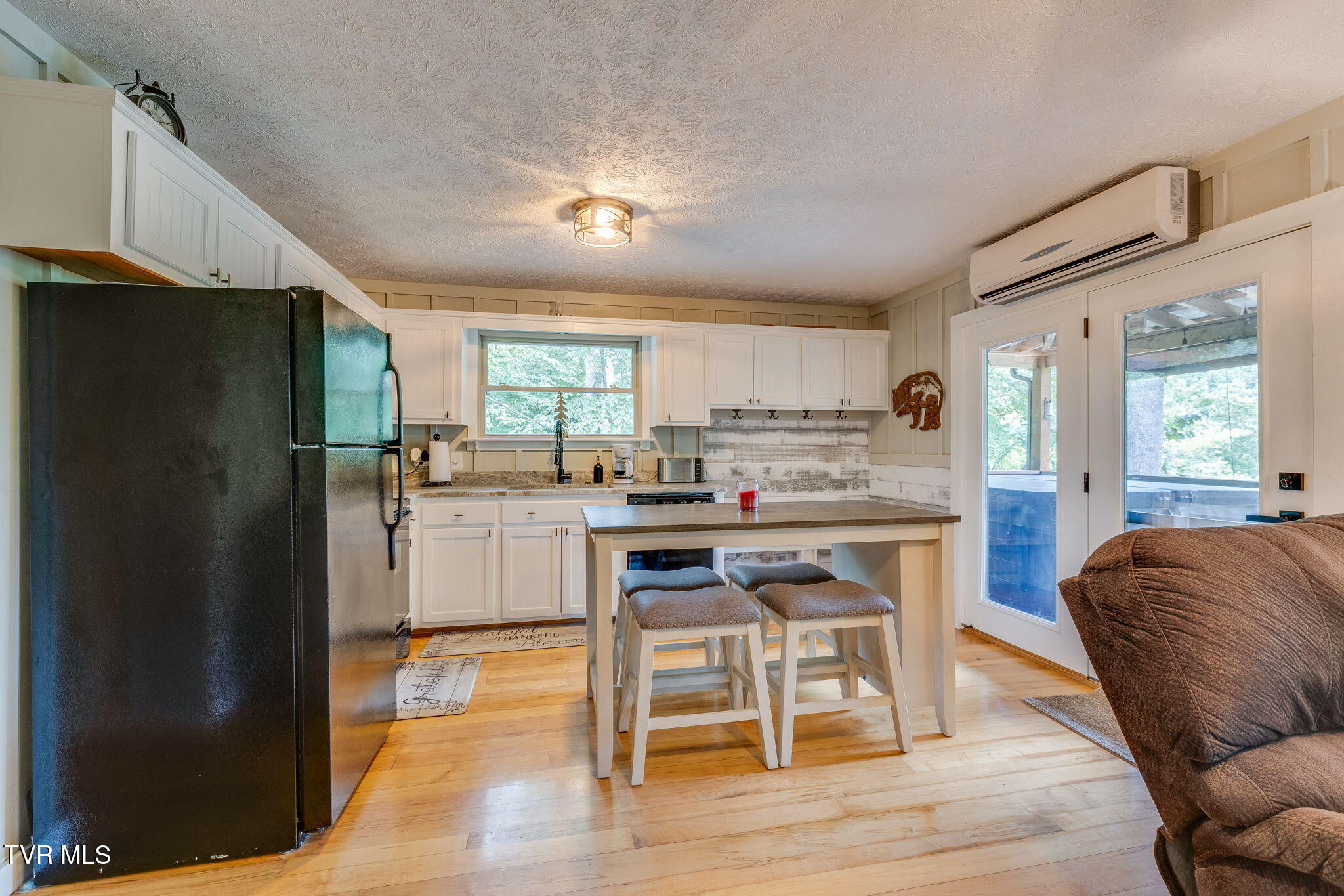 118 Managoff Lane Butler, TN 37640 - Photo 11 of 65 009