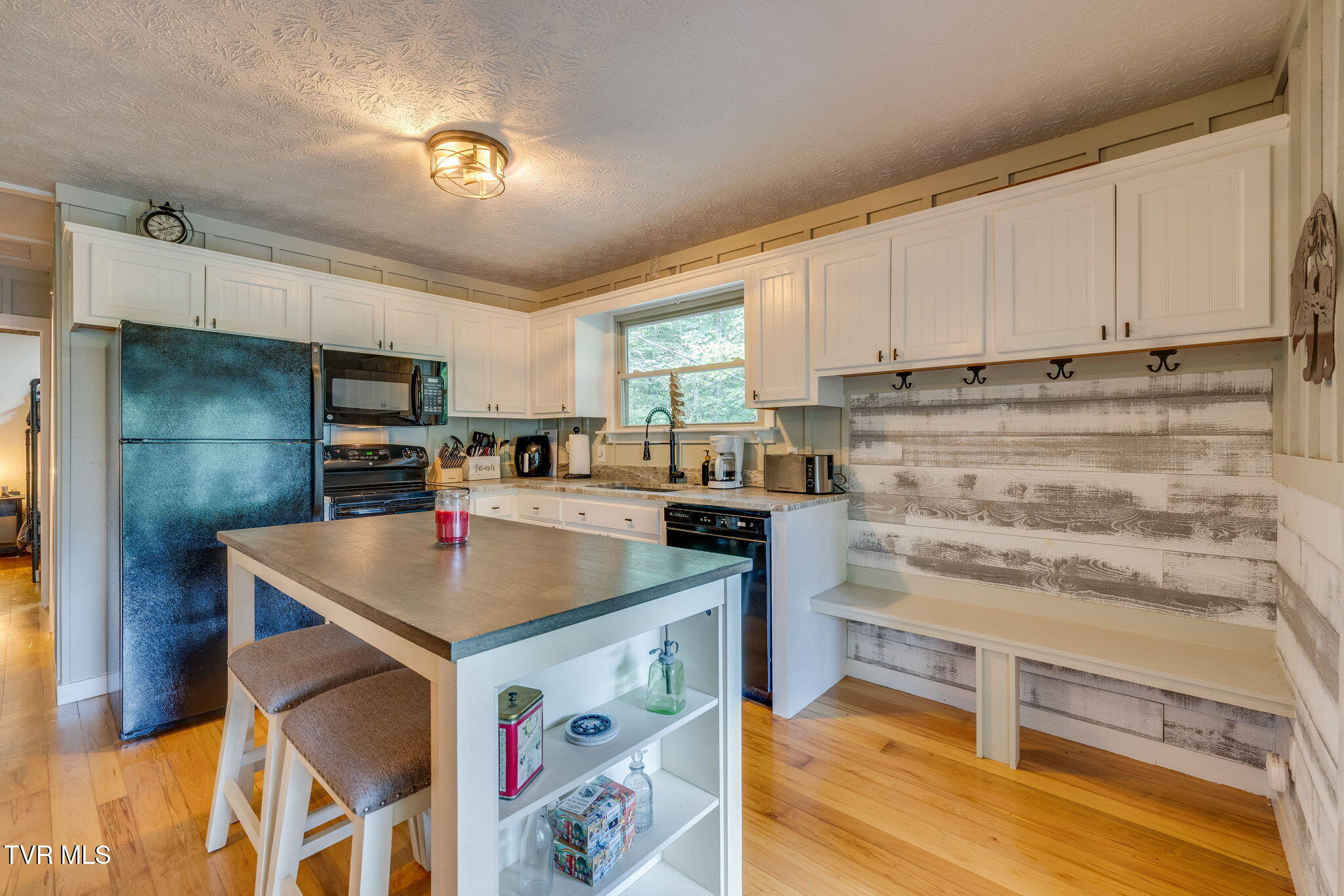 118 Managoff Lane Butler, TN 37640 - Photo 12 of 65 010