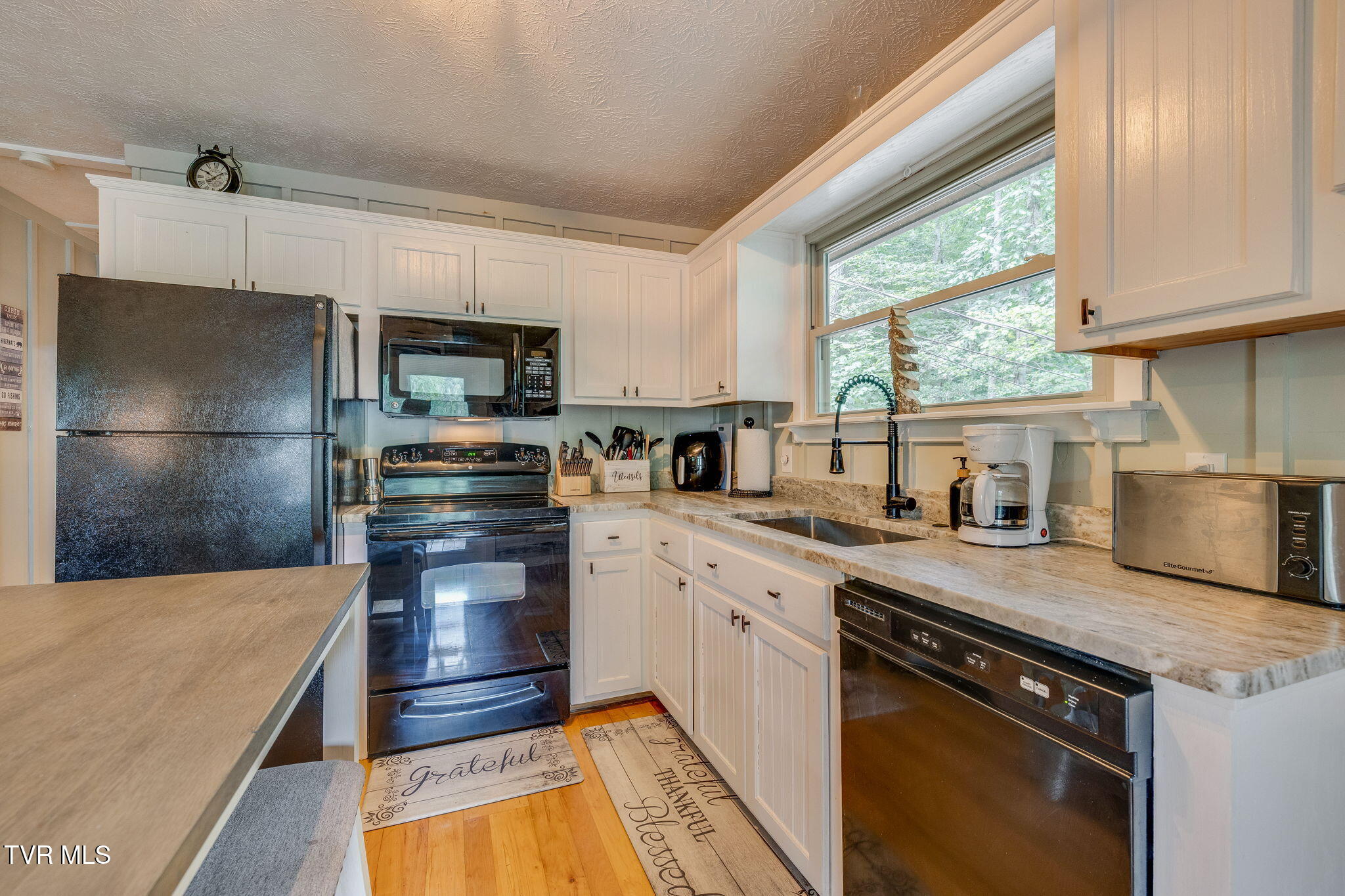 118 Managoff Lane Butler, TN 37640 - Photo 13 of 65 011