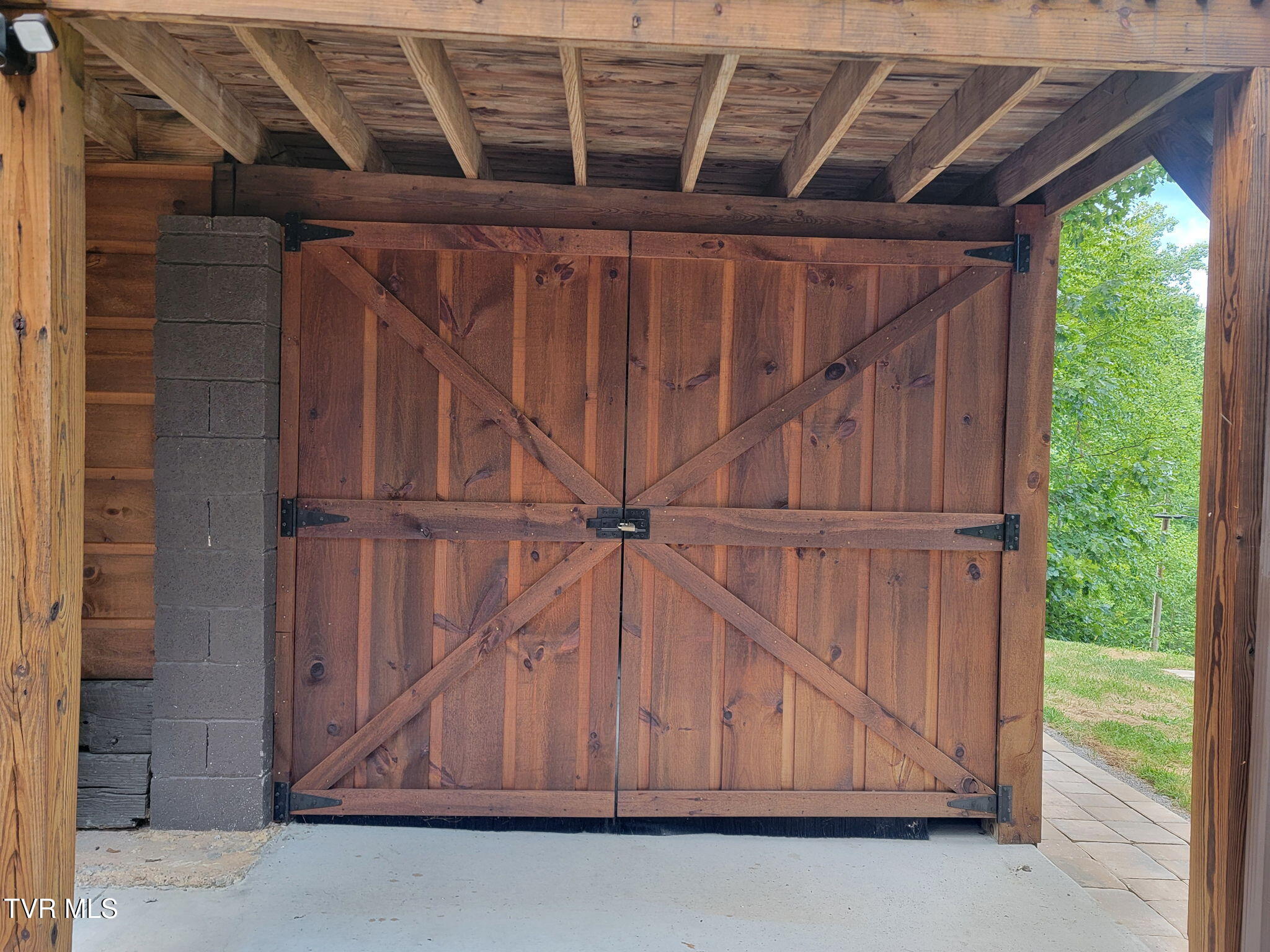 118 Managoff Lane Butler, TN 37640 - Photo 34 of 65 20250810_192333