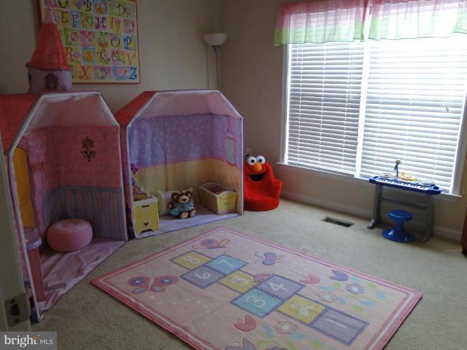 16172 Radburn Street Woodbridge, VA 22191 - Photo 22 of 24 Bedroom #4