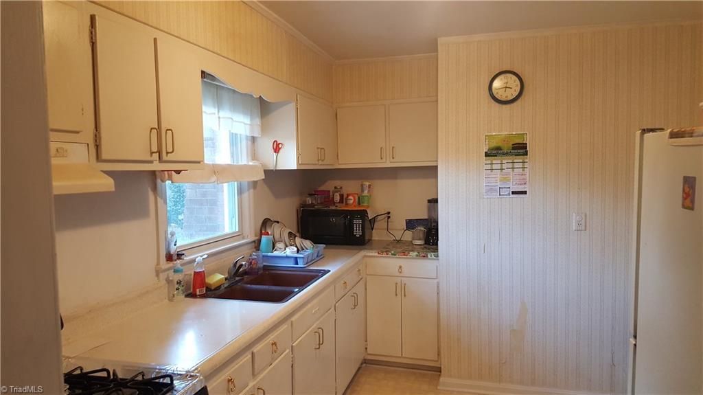 611 West Ray Avenue High Point, NC 27262 - Photo 11 of 18 Gallery Image 11