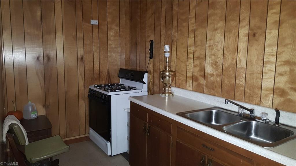611 West Ray Avenue High Point, NC 27262 - Photo 16 of 18 Gallery Image 16