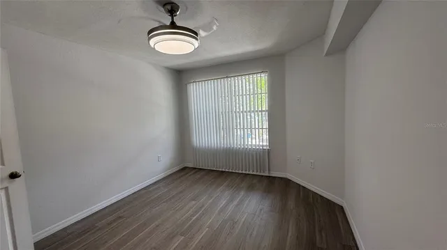 $1,550 | 850 South Tamiami Trail, Unit 401, Sarasota, FL 34236