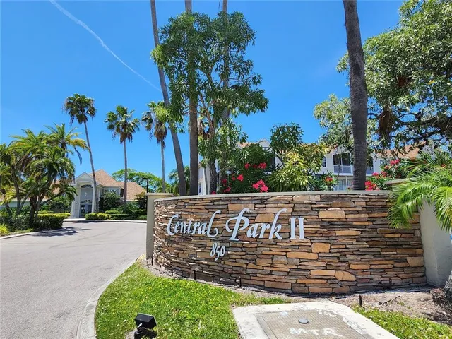 $1,550 | 850 South Tamiami Trail, Unit 401, Sarasota, FL 34236