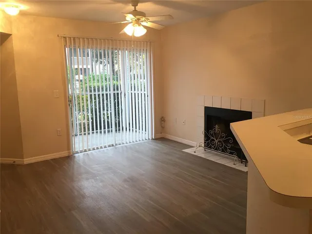 $1,550 | 850 South Tamiami Trail, Unit 401, Sarasota, FL 34236