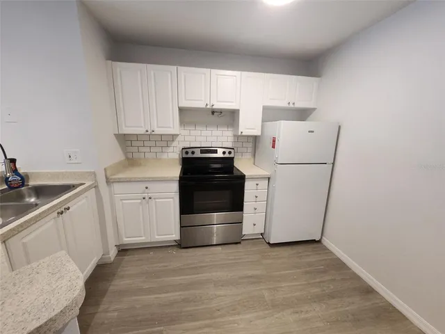 $1,550 | 850 South Tamiami Trail, Unit 401, Sarasota, FL 34236