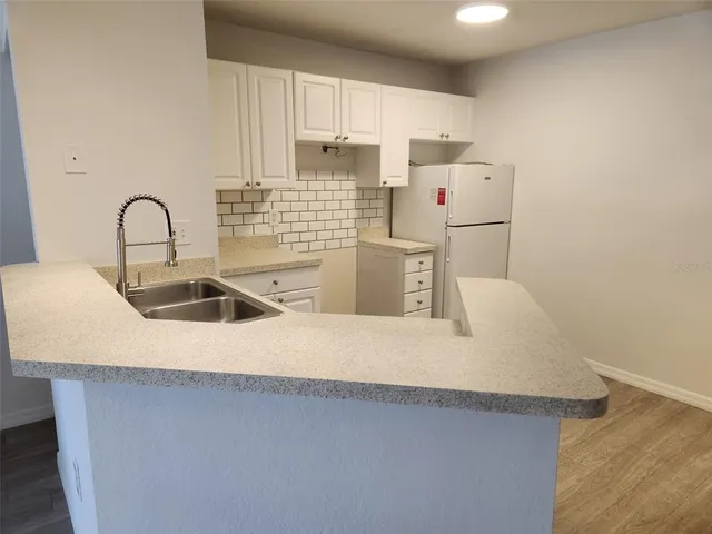 $1,550 | 850 South Tamiami Trail, Unit 401, Sarasota, FL 34236