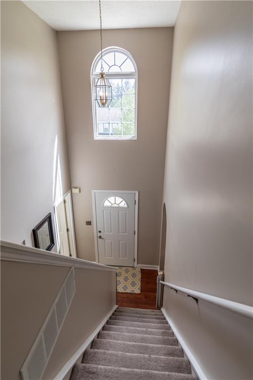3004 Meyeridge Road Pittsburgh, PA 15209 - Photo 2 of 22 Dramatic 2 story entry with hardwood.