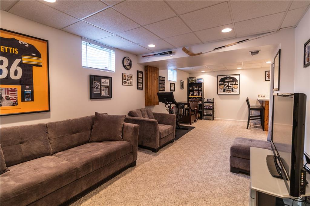 3004 Meyeridge Road Pittsburgh, PA 15209 - Photo 18 of 22 Let the games begin in this great lower level!