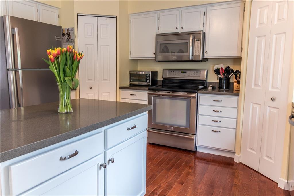 3004 Meyeridge Road Pittsburgh, PA 15209 - Photo 7 of 22 Stainless appliances