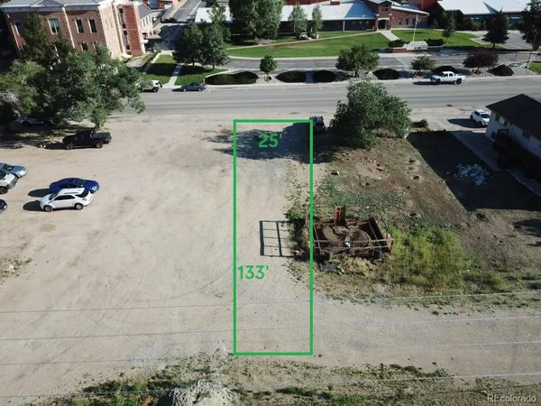 a view of an outdoor space