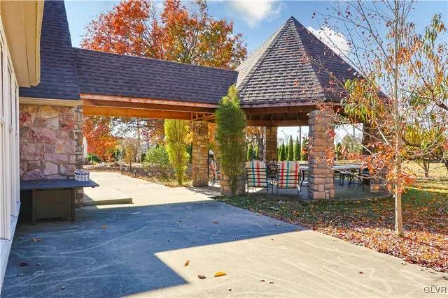 $800,000 | 3609 Windy Road, Orefield, PA 18069